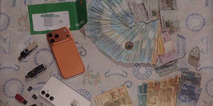 PCPR e PMPR prendem 13 pessoas e apreende R$ 26 mil durante operação