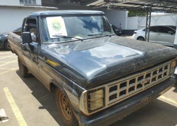 PMPR recupera caminhonete furtada e prende homem por receptação