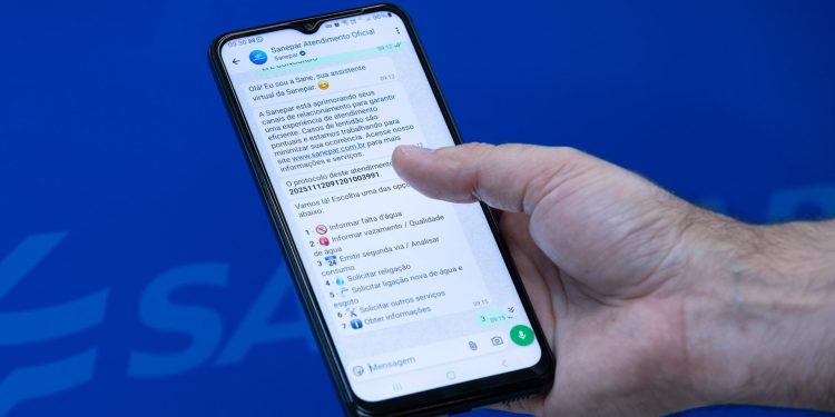 Sem sair de casa: Sanepar lança renegociação de dívidas via WhatsApp