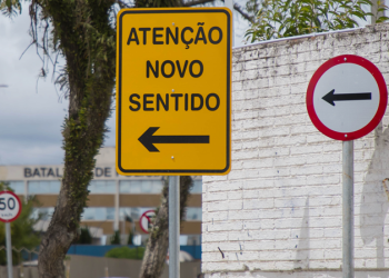 Rua no Ahú terá alteração de sentido de trânsito nesta quarta-feira