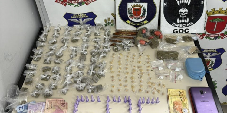 Grupo de Operações com Cães prende suspeito por tráfico de drogas