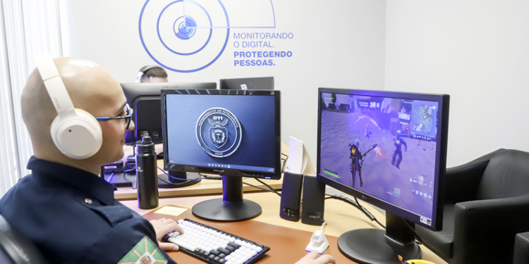 Patrulha de Proteção Digital da GM prende homem acusado de compartilhar pornografia infantil