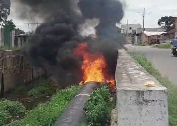 Incêndio criminoso destrói parte da estrutura de macrodrenagem em execução no Parolin