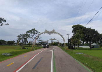 Montagem do circuito de Natal de carro transforma o Parque Náutico; estreia é na sexta-feira