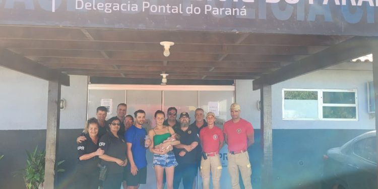 Policial civil salva bebê que estava engasgado em Pontal do Paraná