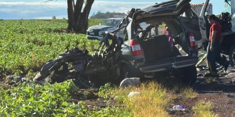 Colisão frontal deixa sete mortos na PR-170 e provoca comoção no Norte do Paraná