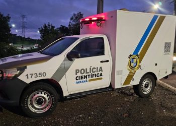 Homem armado de faca morre após atacar policiais em Curitiba