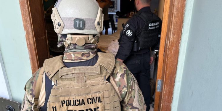 DENARC cumpre 82 mandados contra grupo ligado à maior apreensão de haxixe da história do Paraná