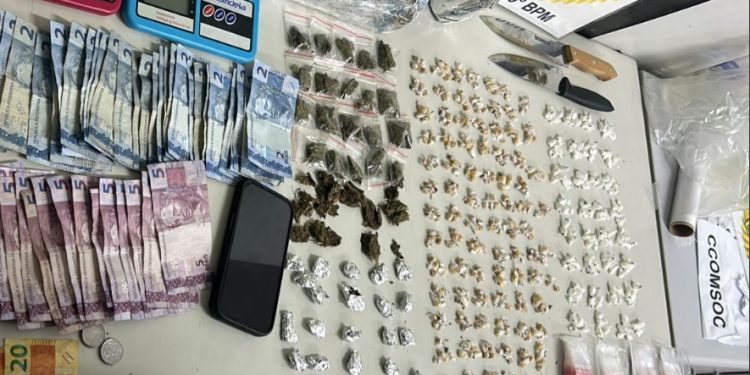 Homem é preso com cocaína, crack e maconha durante ação do 20º BPM no Cajuru