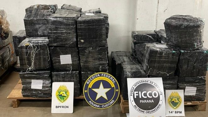 BPFRON, 14º BPM e Receita Federal apreendem quase uma tonelada de maconha