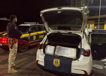 PRF apreende mais de 200 quilos de maconha durante fiscalização na BR-277
