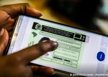 Governo oficializa nova regra e lança aplicativo para obtenção de CNH