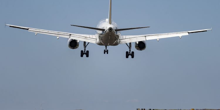 Viagens com crianças e adolescentes exigem cuidados especiais com documentos