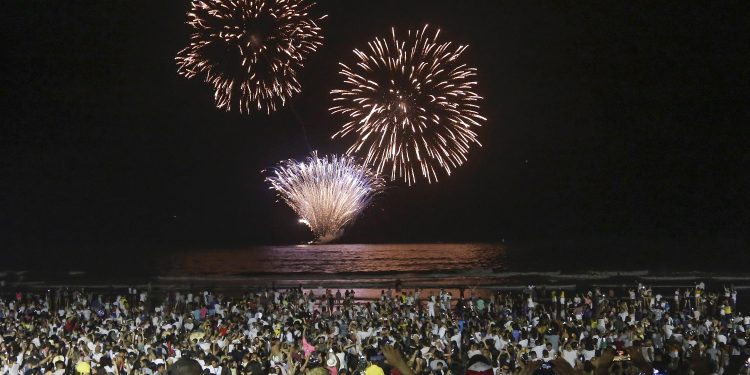 Polícia orienta sobre compra e uso de fogos de artifício nas festas de fim de ano