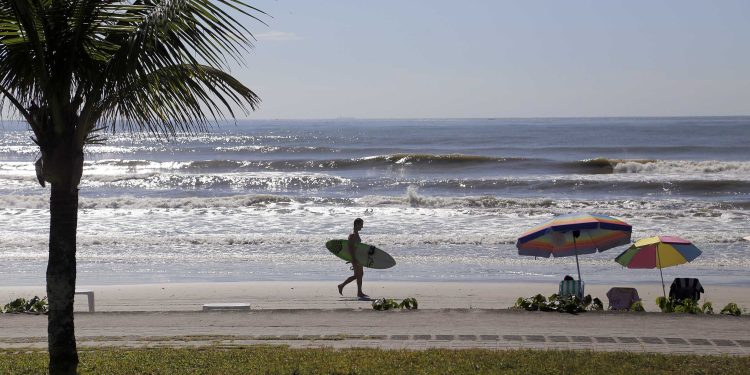 Verão começa neste domingo e terá muito calor e chuvas irregulares no Paraná