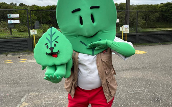 Férias no Zoo de Curitiba trazem diversão gratuita com desafios sobre os macacos-prego