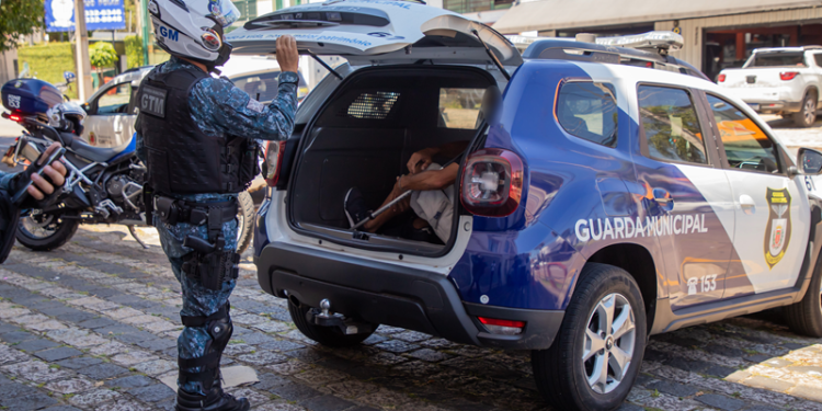 Três pessoas são presas na 1ª Operação Fura-Catraca de 2026 em Curitiba