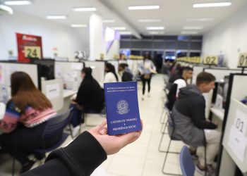 Paraná inicia 2026 com mais de 8,7 mil vagas de emprego nas Agências do Trabalhador