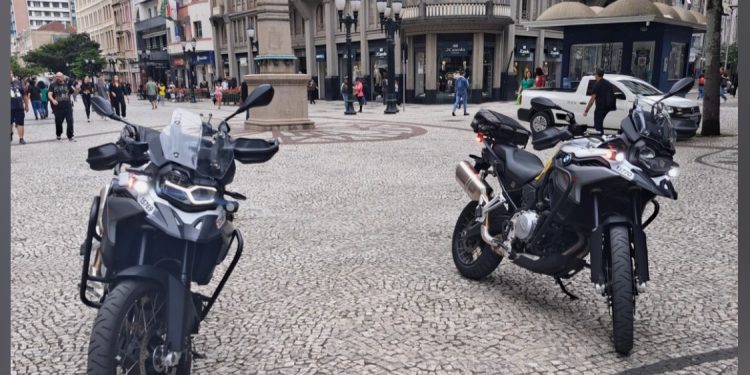 Pelotão Motos detém dupla suspeita de inúmeros furtos de motos em Curitiba
