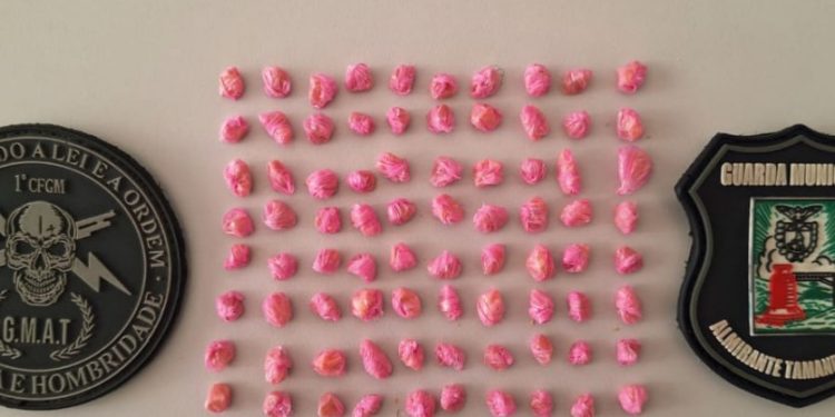 Indivíduo com longa ficha criminal volta a ser preso traficando crack