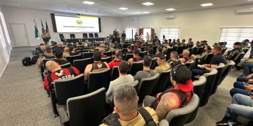 Polícia Militar reúne torcidas organizadas para alinhar esquema de segurança do clássico Athletiba