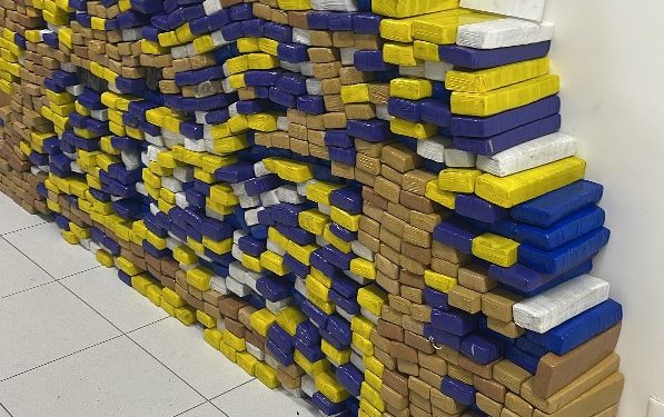 PM apreende mais de 620 quilos de maconha e dois caminhões durante ação contra o tráfico em São José dos Pinhais