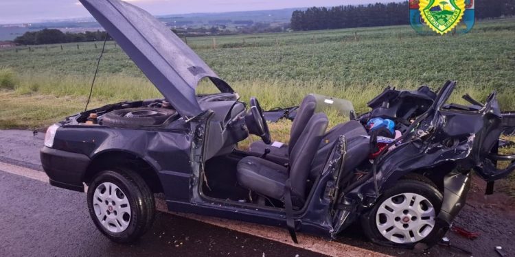 Colisão traseira na PR-218 deixa quatro feridos