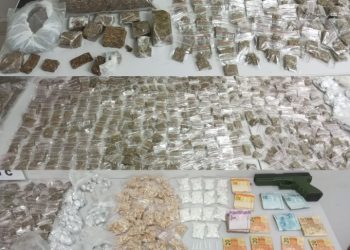 CIOC prende homem e apreende mais de 4 quilos de drogas durante operação com cães no Cajuru