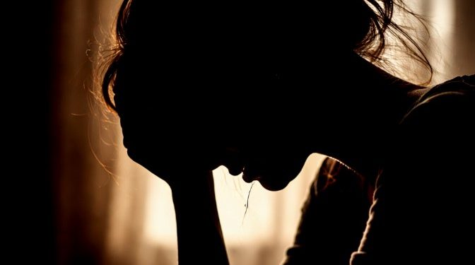 Justiça nega prisão preventiva e vítima vive em pânico após tentativa de feminicídio em hotel de Curitiba