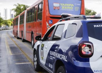 Guarda Municipal prende homem de 64 anos acusado de importunação sexual em ônibus; ele estava filmando uma adolescente