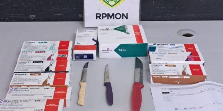 Funcionários de farmácia reagem a assalto e rendem criminoso armado de faca no centro de Curitiba