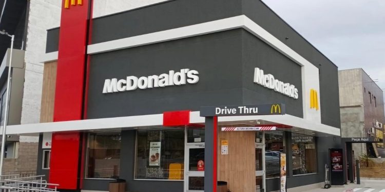 McDonald’s chega em Araucária! Primeiro restaurante da marca oferece vagas de emprego sem exigência de experiência