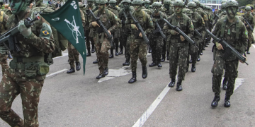 Serviço militar: jovens que completam 18 anos em 2026 devem se alistar