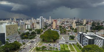 Paraná tem previsão de tempestades nesta quinta-feira, informa o Simepar
