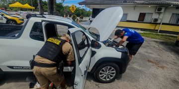 Monitoramento do Olho Vivo leva PMPR a recuperar no Litoral carro furtado em São Paulo