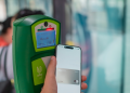 Estações-tubo e ônibus voltam a aceitar pagamento por celular e relógios inteligentes no próximo domingo