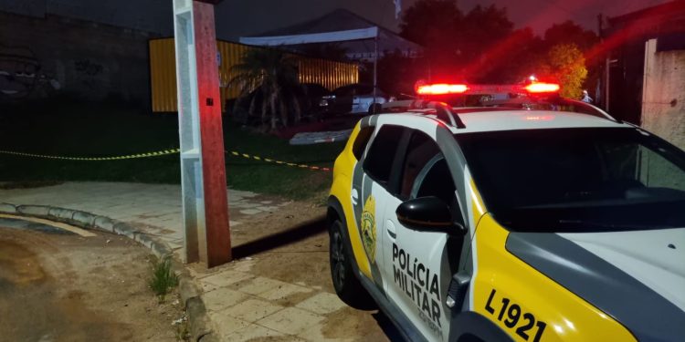 Homem é executado com tiro na cabeça no Campo Comprido