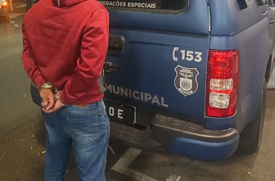 Reconhecimento facial da Muralha Digital auxilia na prisão de dois foragidos na Rodoferroviária de Curitiba