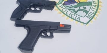 Dupla é presa e veículo roubado é recuperado pela PM em Quatro Barras