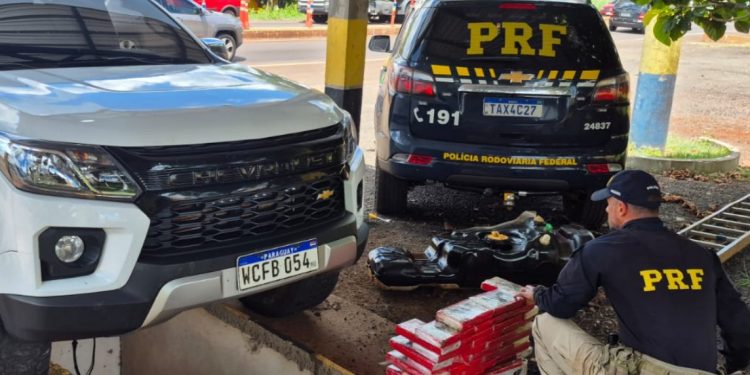 PRF apreende 46,5 kg de cocaína escondidos no tanque de veículo na BR-277