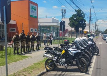 Policiais do Pelotão Motos do 33º BPM escoltam veículo e auxiliam mulher com suspeita de infarto em Curitiba