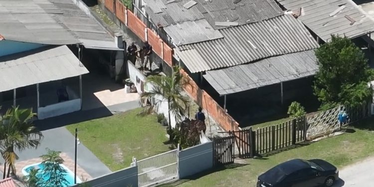 Polícia Civil cumpre mandados e prende suspeitos de homicídio qualificado