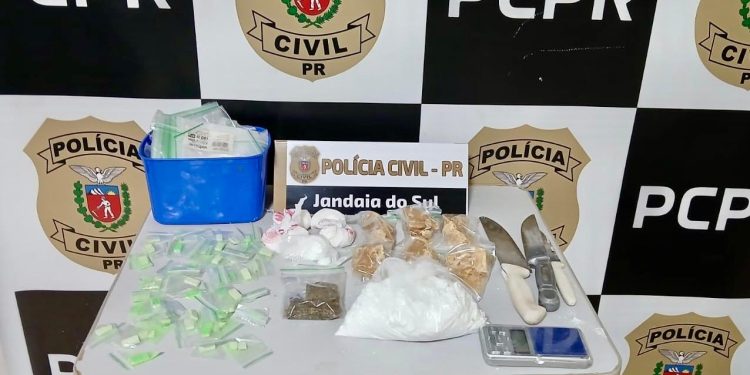 PCPR localiza esconderijo e apreende diversas porções de drogas em Jandaia do Sul