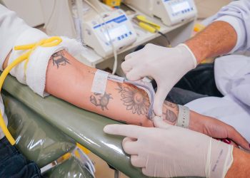 Com queda nos estoques, Hemepar convoca doadores de sangue tipos O+ e O-