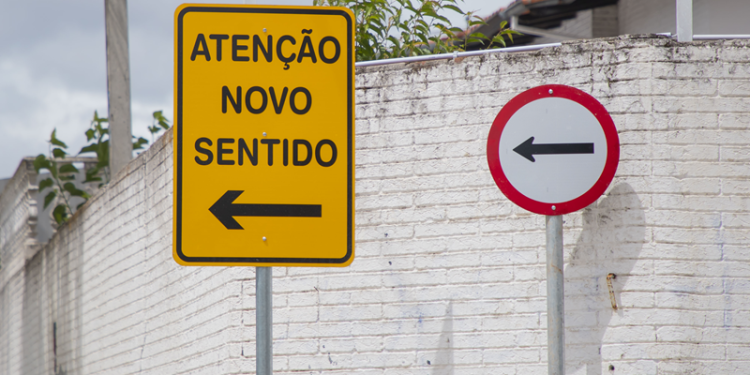 Rua no Pinheirinho terá alteração de sentido a partir desta terça-feira