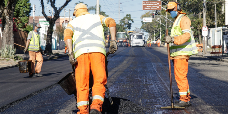 Prefeitura de Curitiba fará a recuperação da Rua Holanda, no bairro Bacacheri, a partir desta quarta