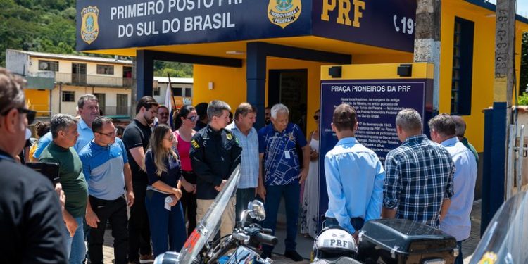 PRF celebra 83 anos de atuação no Paraná em parceria com Tunas do Paraná