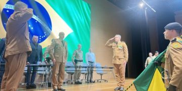 Polícia Militar do Paraná realiza solenidade de entrega de comando do 3º CRPM em Maringá