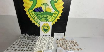 Polícia Militar do Paraná prende homem por tráfico de drogas no bairro Ganchinho, em Curitiba