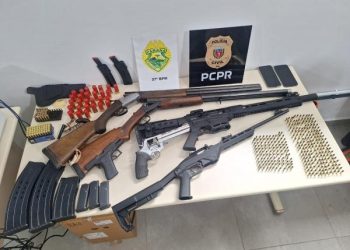 PMPR cumpre mandado de busca e apreensão e prende casal por posse ilegal de armas em São Mateus do Sul